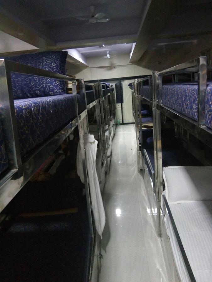 Hotel Golden City Mumbai  Buitenkant foto